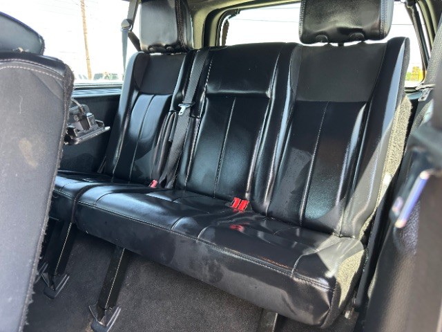 Ford Expedition EL Vehicle Full-screen Gallery Image 14