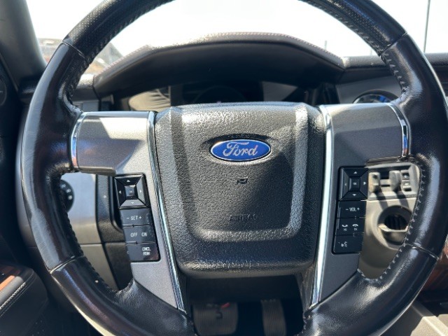 Ford Expedition EL Vehicle Full-screen Gallery Image 17