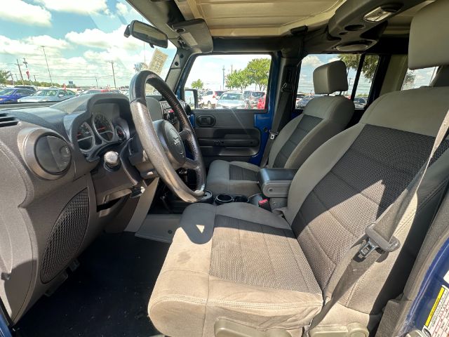 Jeep Wrangler Unlimited Vehicle Full-screen Gallery Image 6