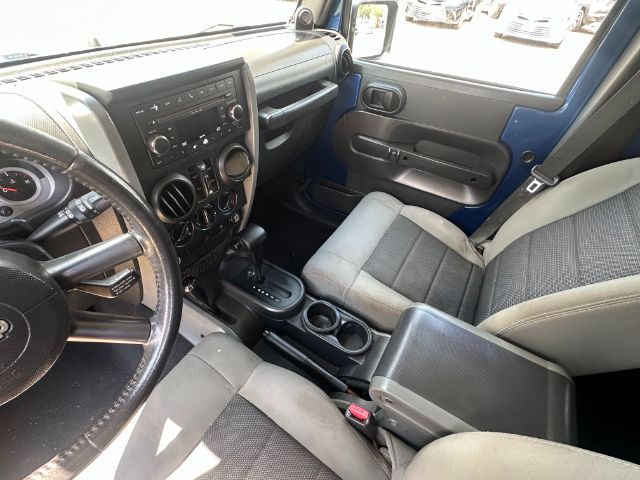 Jeep Wrangler Unlimited Vehicle Full-screen Gallery Image 10