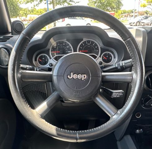 Jeep Wrangler Unlimited Vehicle Full-screen Gallery Image 11