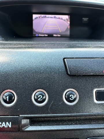 Honda CR-V Vehicle Full-screen Gallery Image 12