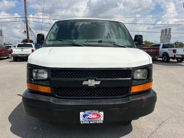 Chevrolet Express Cargo Van Vehicle Full-screen Gallery Image 03