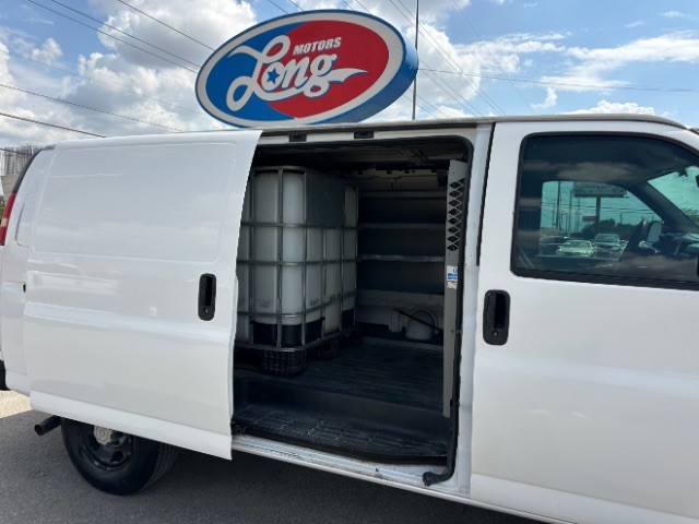 Chevrolet Express Cargo Van Vehicle Full-screen Gallery Image 09