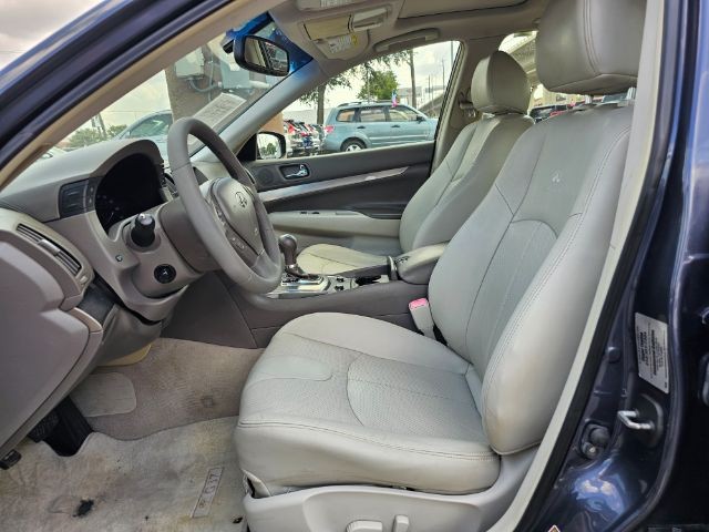 Honda CR-V Vehicle Full-screen Gallery Image 09