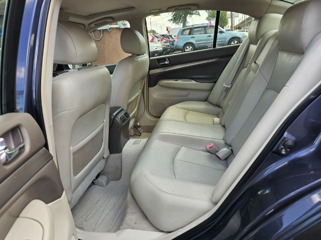 Honda CR-V Vehicle Full-screen Gallery Image 10