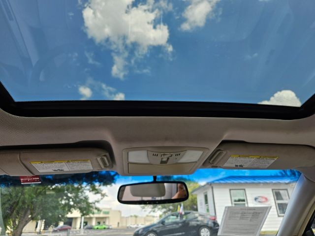 Honda CR-V Vehicle Full-screen Gallery Image 11