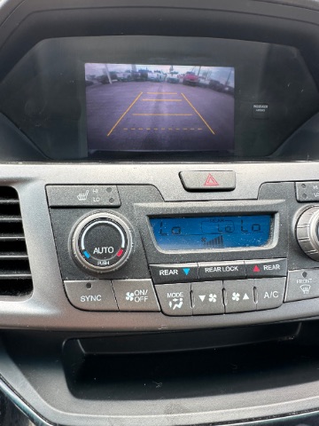 Honda Odyssey Vehicle Full-screen Gallery Image 16