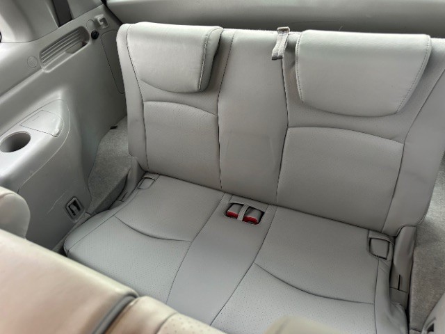 Toyota Highlander Vehicle Full-screen Gallery Image 14