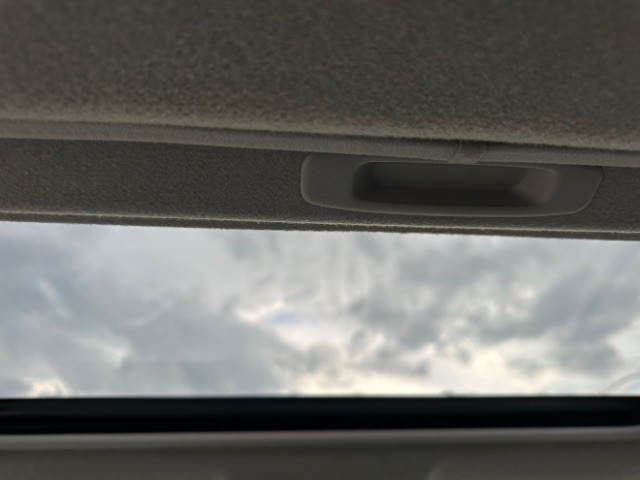 Toyota Highlander Vehicle Full-screen Gallery Image 15