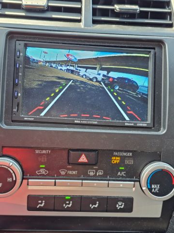 Toyota Camry Vehicle Full-screen Gallery Image 09