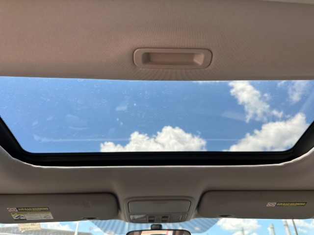 Honda CR-V Vehicle Full-screen Gallery Image 14