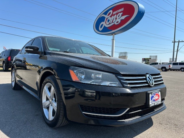 2013 Volkswagen Passat SE's photo