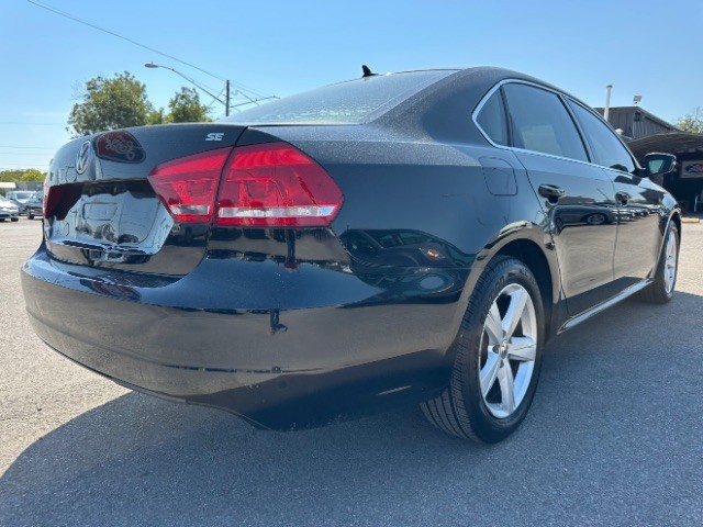 Volkswagen Passat Vehicle Full-screen Gallery Image 04