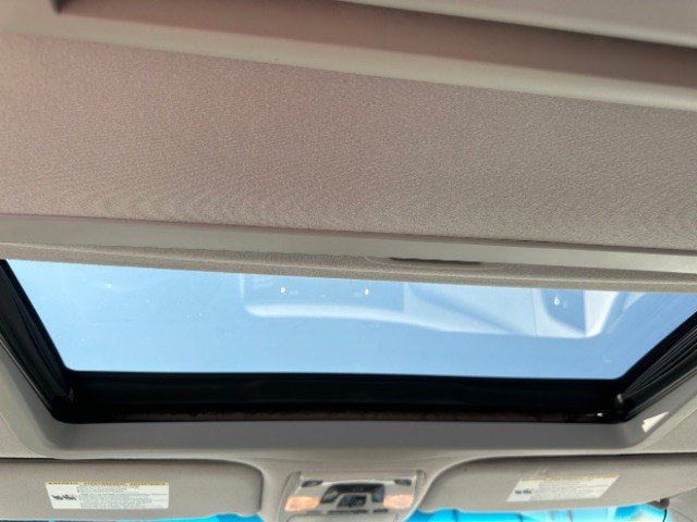 Toyota Sienna Vehicle Full-screen Gallery Image 14