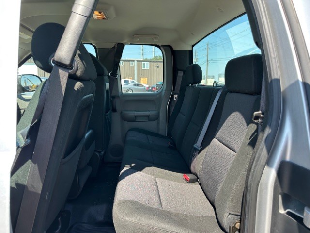 Chevrolet Silverado 1500 Vehicle Full-screen Gallery Image 12