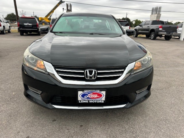 Honda Accord Sedan Vehicle Full-screen Gallery Image 03