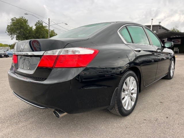 Honda Accord Sedan Vehicle Full-screen Gallery Image 04