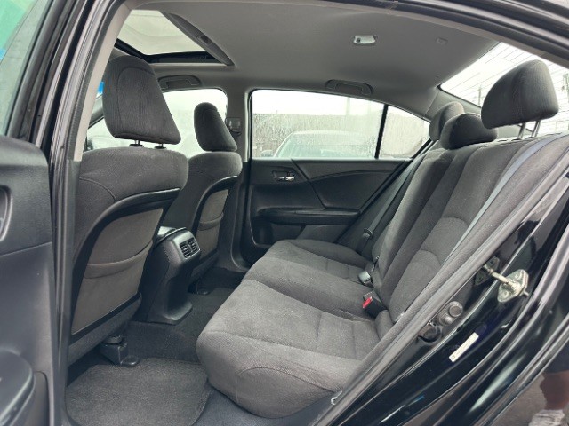 Honda Accord Sedan Vehicle Full-screen Gallery Image 13