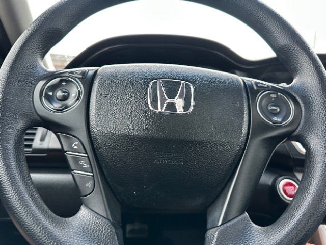 Honda Accord Sedan Vehicle Full-screen Gallery Image 16