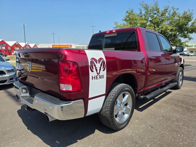 Ram 1500 Classic Vehicle Full-screen Gallery Image 04