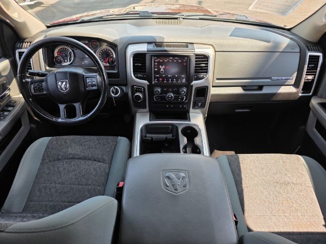 Ram 1500 Classic Vehicle Full-screen Gallery Image 06