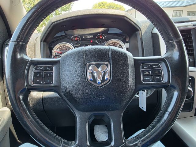 Ram 1500 Classic Vehicle Full-screen Gallery Image 12