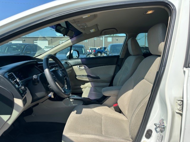 Honda Civic Sedan Vehicle Full-screen Gallery Image 10