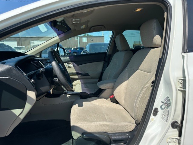 Honda Civic Sedan Vehicle Full-screen Gallery Image 11