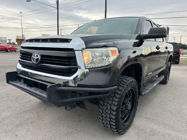 Toyota Tundra 4WD Truck Vehicle Full-screen Gallery Image 02