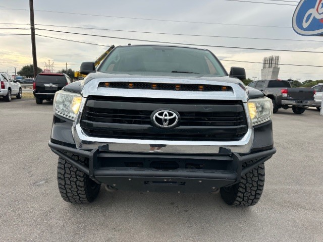 Toyota Tundra 4WD Truck Vehicle Full-screen Gallery Image 03