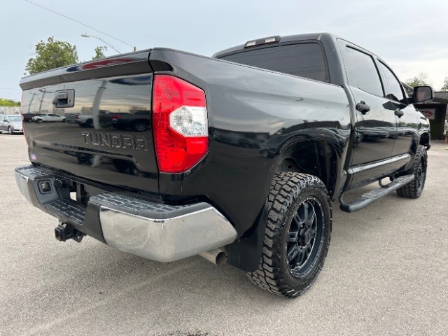 Toyota Tundra 4WD Truck Vehicle Full-screen Gallery Image 04