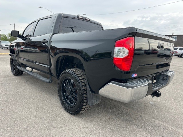 Toyota Tundra 4WD Truck Vehicle Full-screen Gallery Image 05