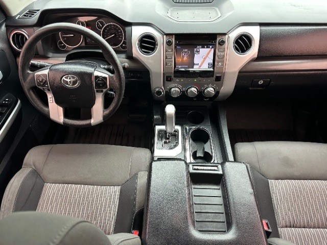Toyota Tundra 4WD Truck Vehicle Full-screen Gallery Image 06