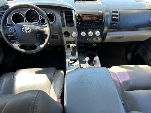 Toyota Tundra 2WD Truck Vehicle Full-screen Gallery Image 06