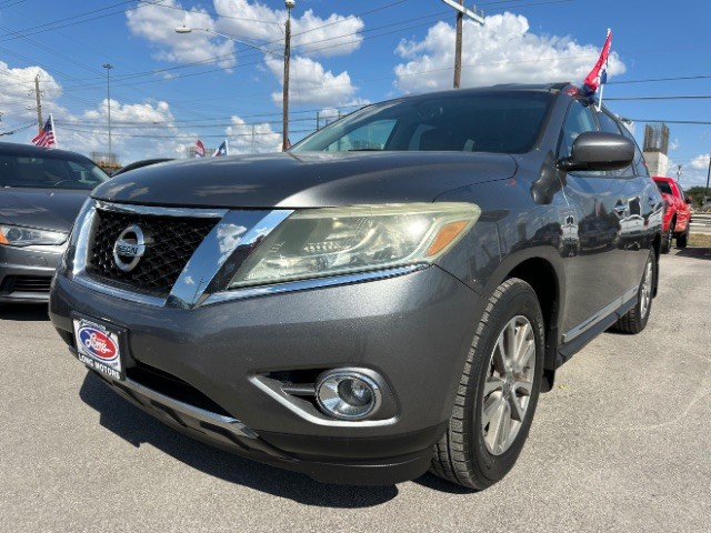 Nissan Pathfinder Vehicle Full-screen Gallery Image 02