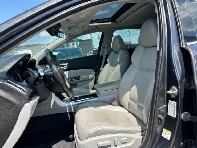 Acura TLX Vehicle Full-screen Gallery Image 10