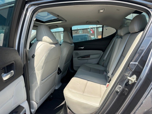Acura TLX Vehicle Full-screen Gallery Image 11