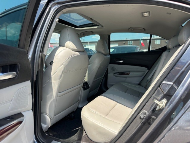 Acura TLX Vehicle Full-screen Gallery Image 12