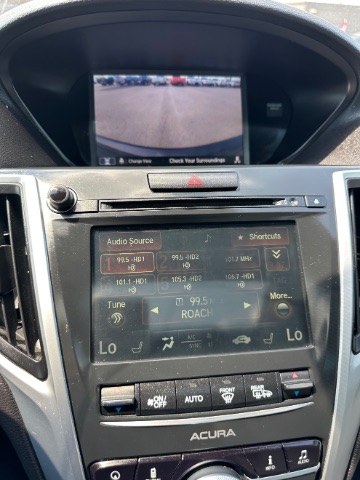 Acura TLX Vehicle Full-screen Gallery Image 14