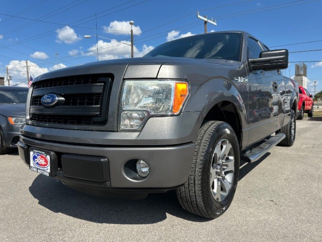 Ford F-150 Vehicle Full-screen Gallery Image 02