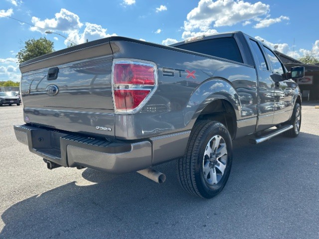 Ford F-150 Vehicle Full-screen Gallery Image 04