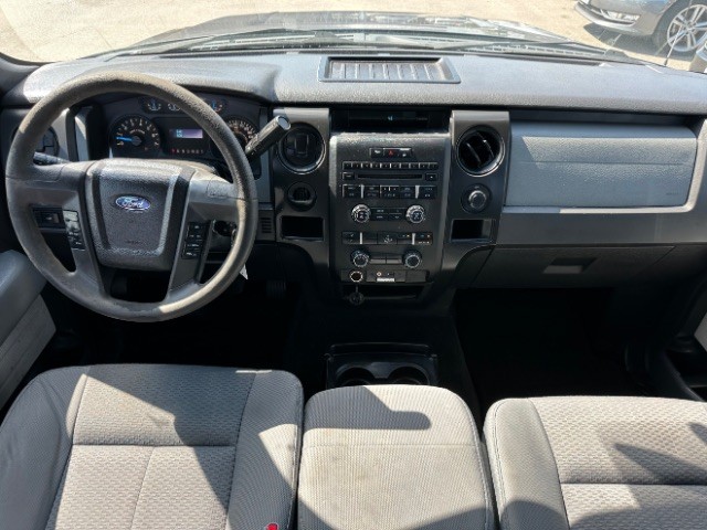 Ford F-150 Vehicle Full-screen Gallery Image 06