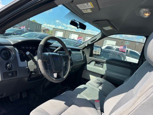 Ford F-150 Vehicle Full-screen Gallery Image 09