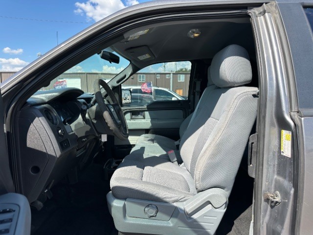 Ford F-150 Vehicle Full-screen Gallery Image 10