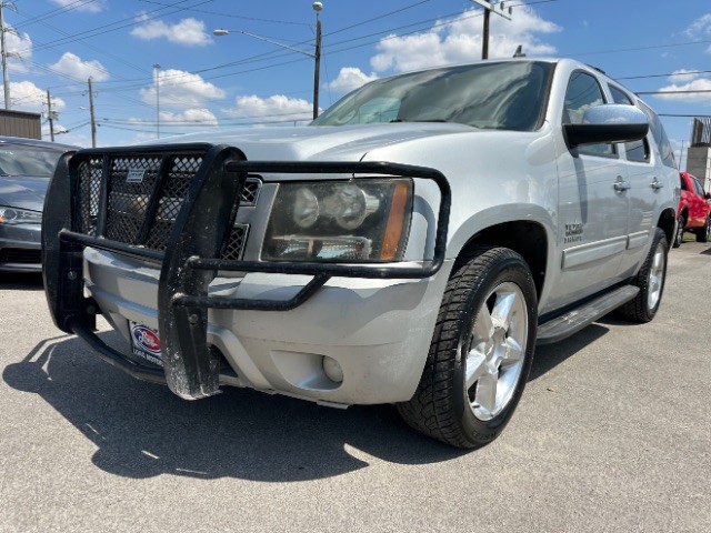 Chevrolet Tahoe Vehicle Full-screen Gallery Image 02