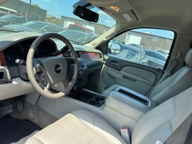 Chevrolet Tahoe Vehicle Full-screen Gallery Image 09