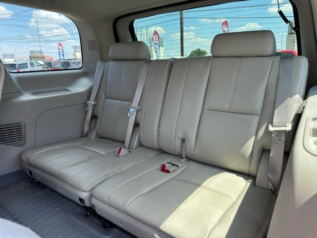 Chevrolet Tahoe Vehicle Full-screen Gallery Image 11