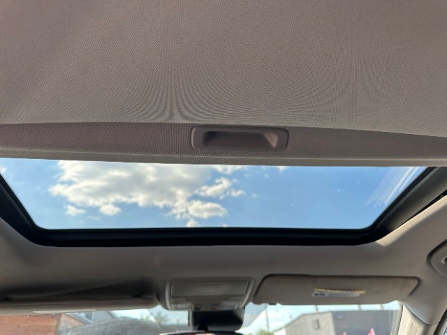 Honda Crosstour Vehicle Full-screen Gallery Image 13