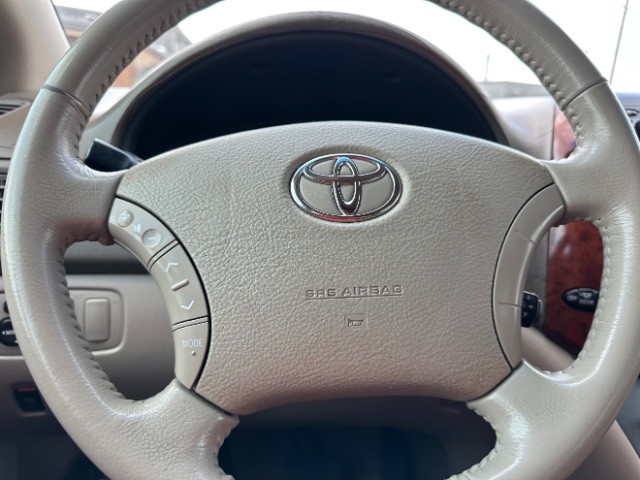 Toyota Sienna Vehicle Full-screen Gallery Image 13